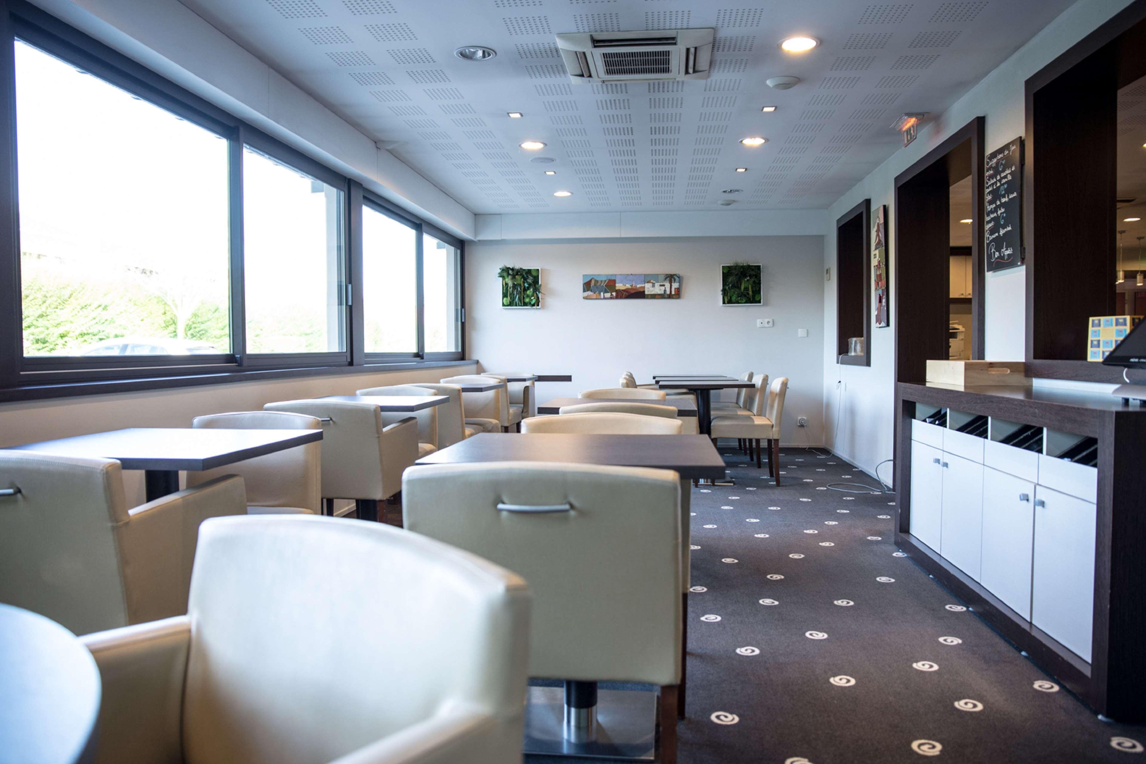 Kyriad Rennes Nord Hotel Exterior foto